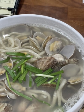뚝배기칼국수 이미지