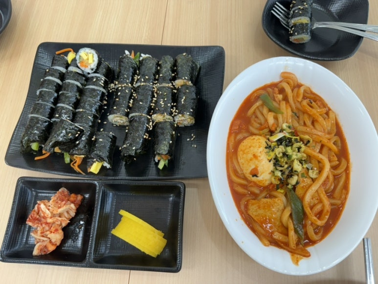 땡초꼬꼬마김밥 이미지