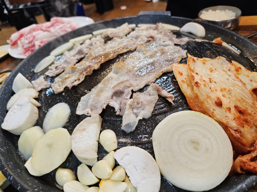 백초묵은지삼겹살 이미지