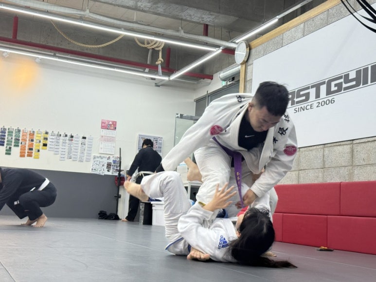 퍼스트짐 이미지