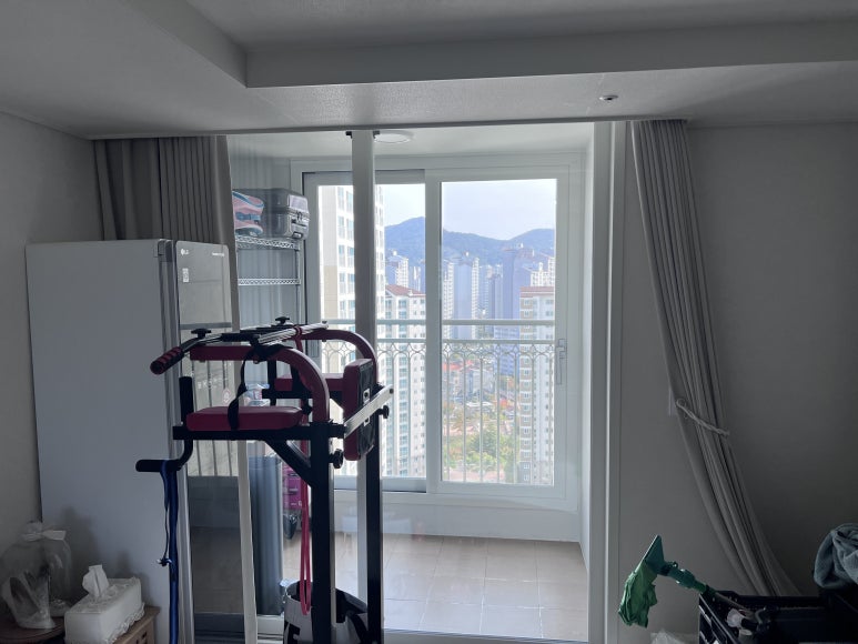 중앙유리，페인트 이미지