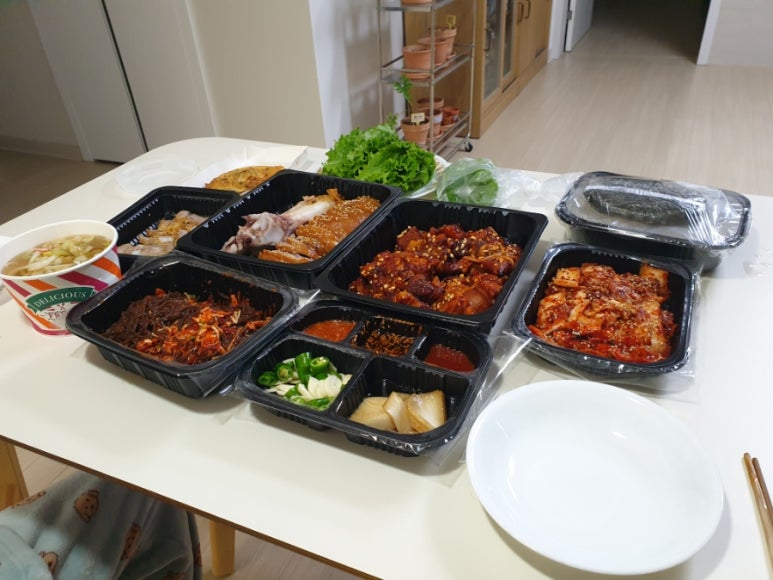 철수네왕족발 이미지