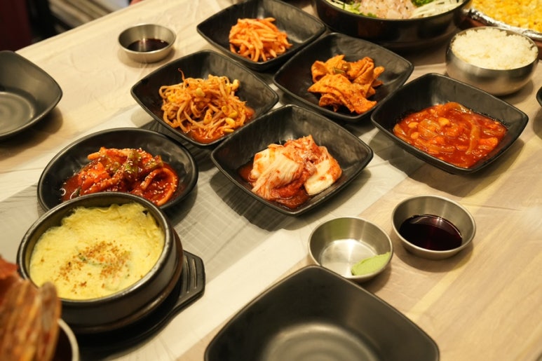 조개까는 삼겹살 이미지