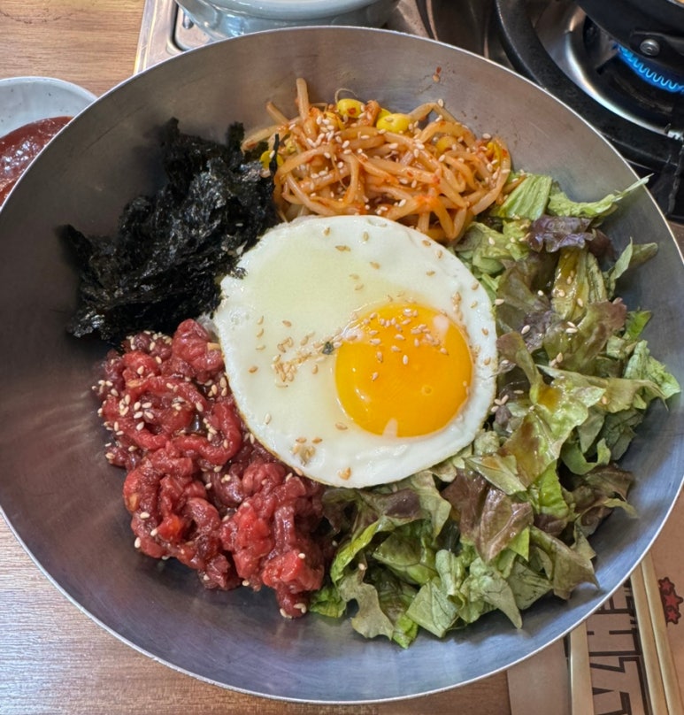 숯솥의돼지 이미지