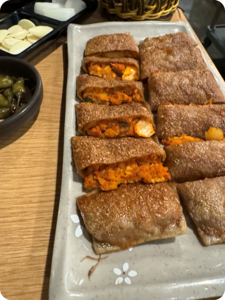 항아리숯불닭갈비파주점 이미지