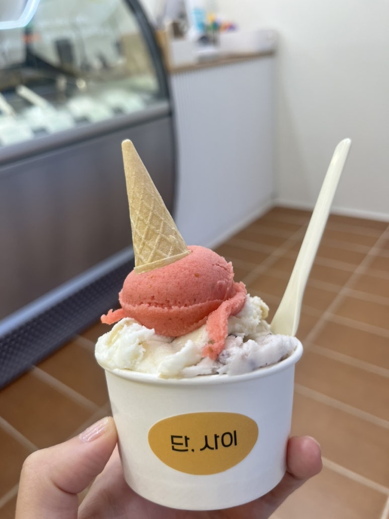 젤라떼리아단;사이 이미지