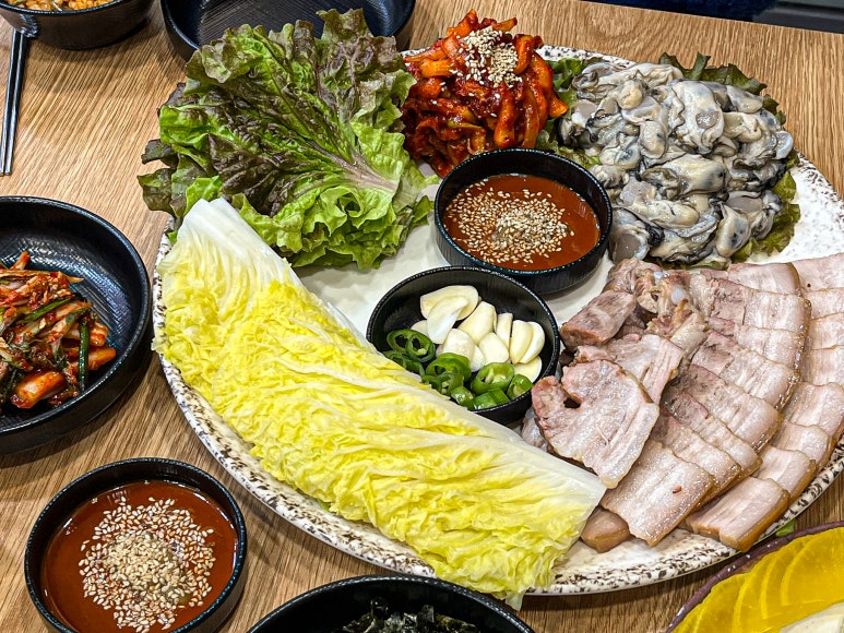 홍두깨칼국수보쌈 이미지