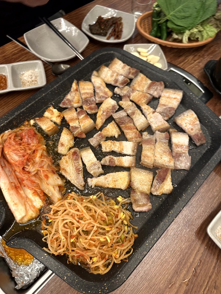 꽃돼지생삼겹 이미지