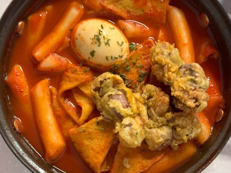 꼬꼬숯불두마리치킨 이미지