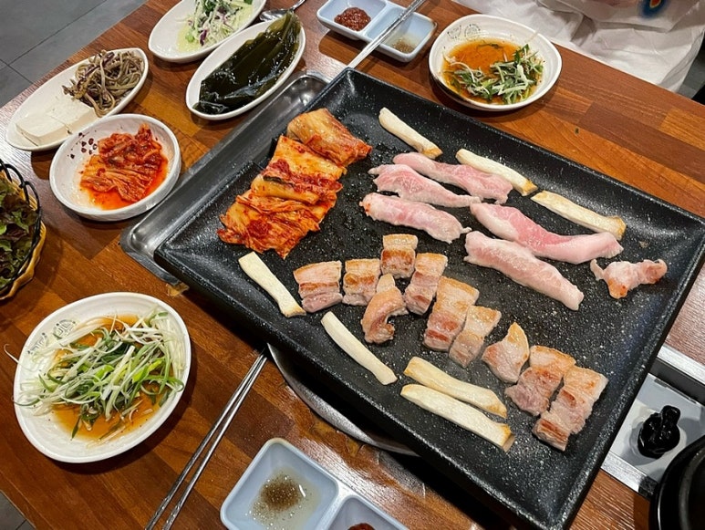 옛고향자연돌구이 이미지