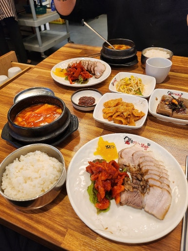 돈통마늘보쌈 안산시청점 이미지