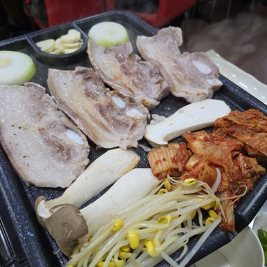 알콩달콩돼지김치찌개 이미지