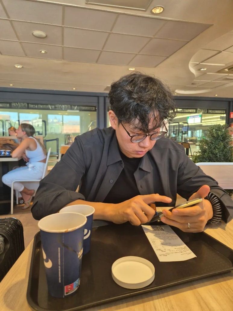 컴포즈커피윗 이미지
