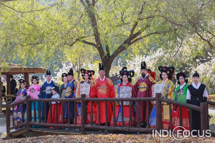 연리지한복 이미지