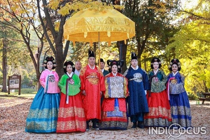 연리지한복 이미지