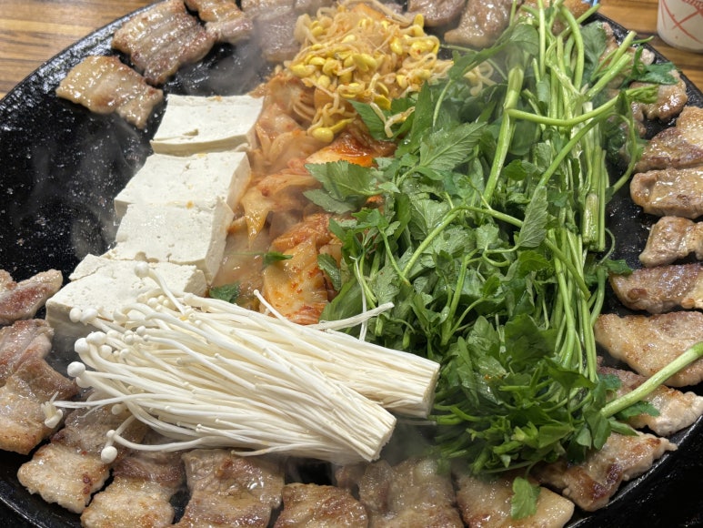 무쇠김치삼겹 대전봉명점 이미지