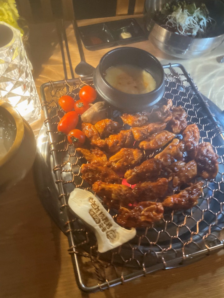 항아리숯불닭갈비파주점 이미지