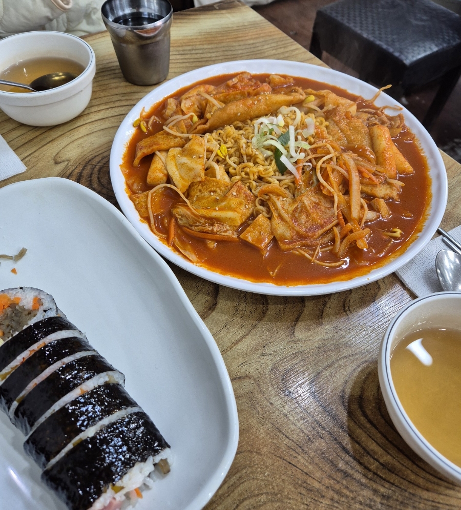 고야김밥 이미지