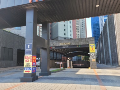 더퍼스트-1323 이미지