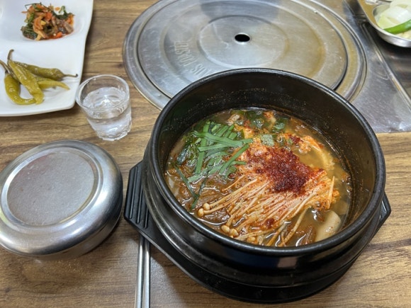 모래내흑염소 이미지