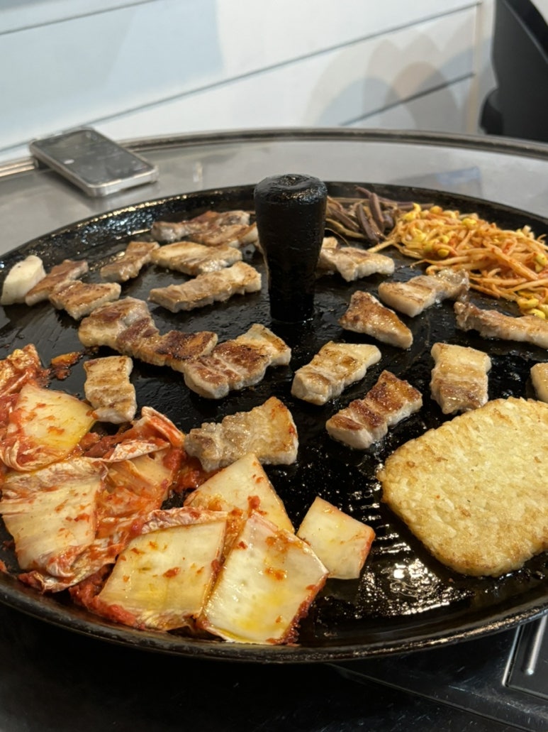 누나네솥뚜껑삼겹살 이미지