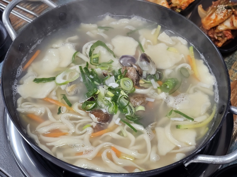 수바지락칼국수 이미지
