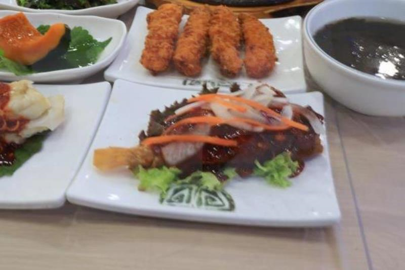 풍성한횟집 이미지
