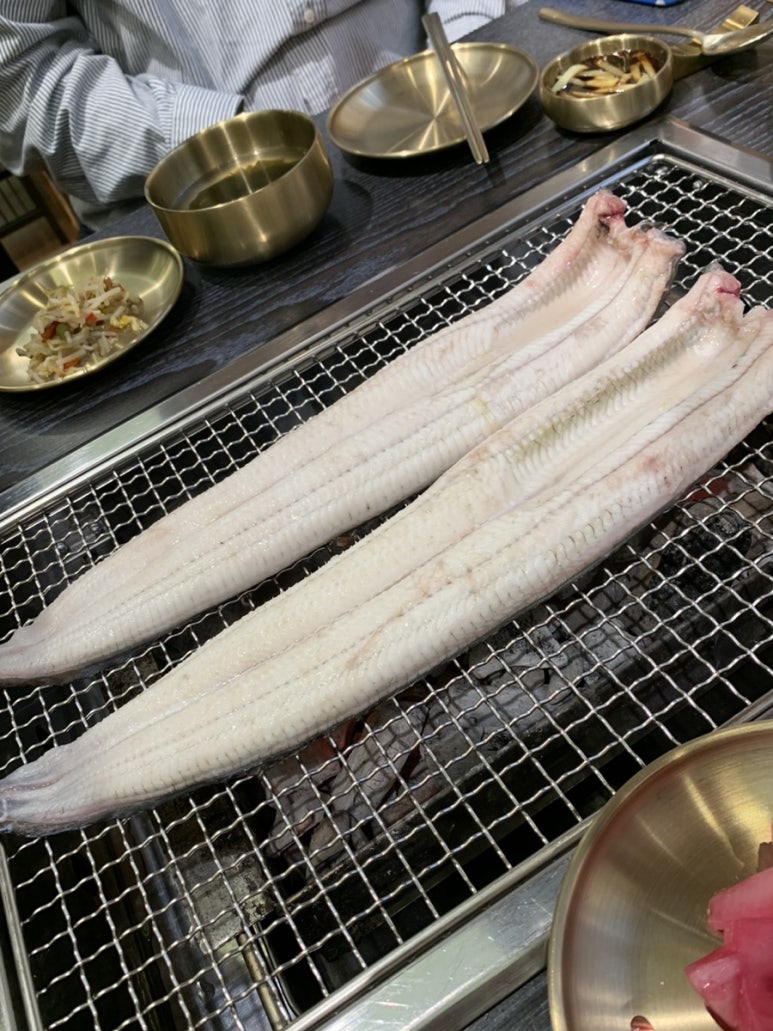 장어랑흙돼지 이미지