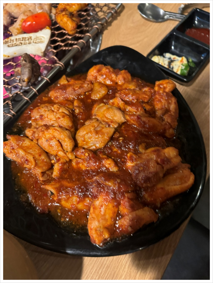 항아리숯불닭갈비파주점 이미지