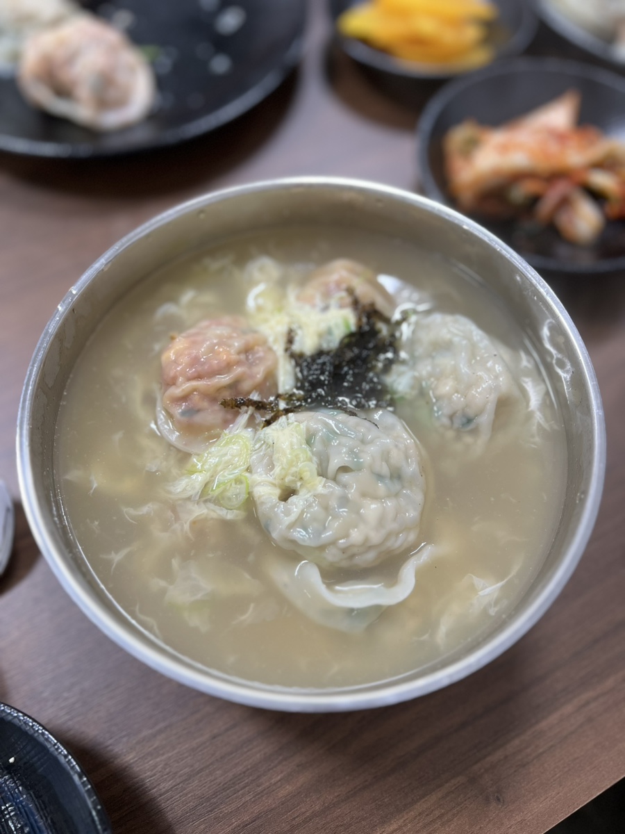 멸치칼국수·만둣국 이미지