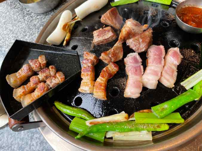 강변숯불구이 이미지