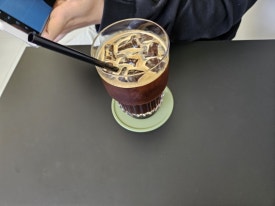 아침일찍일어나는참새 이미지