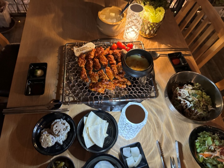항아리숯불닭갈비파주점 이미지