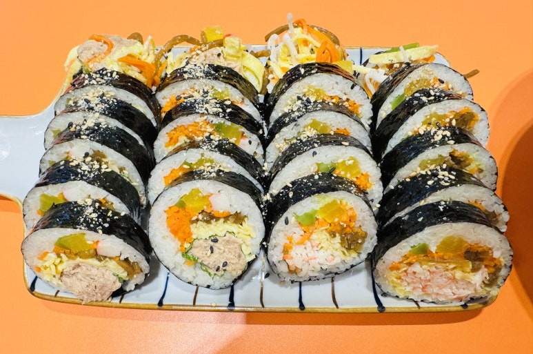 준수한 김밥 이미지