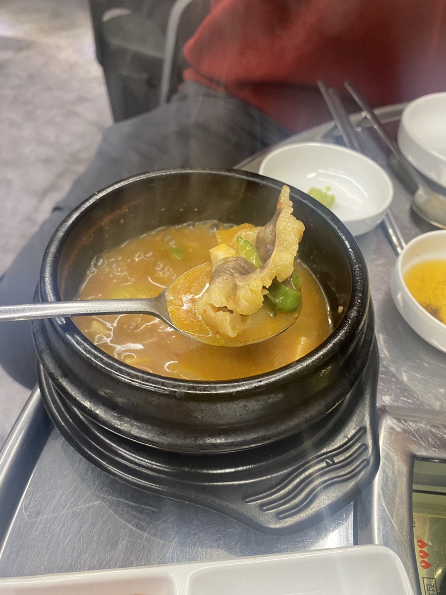 창영이부추냉삼&국수집 신림점 사진 6