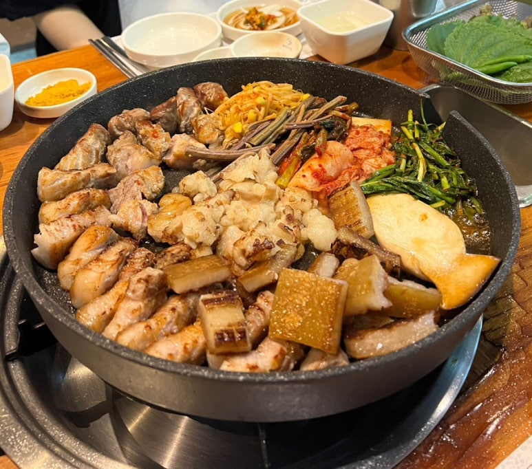 꽃돼지다방 이미지