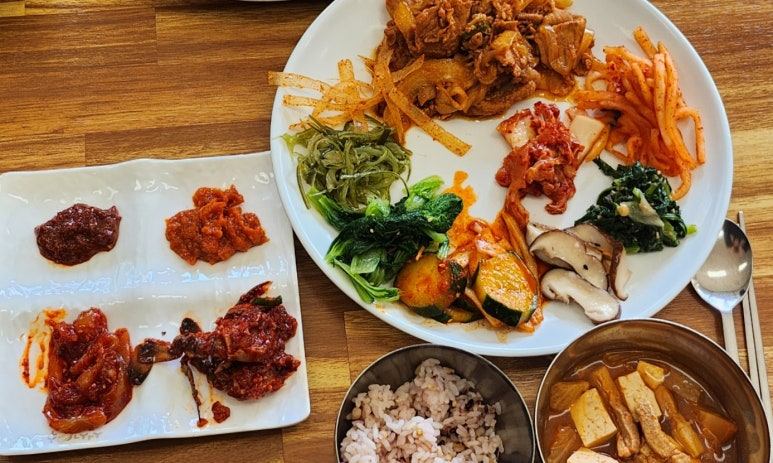여수한식뷔페식당 이미지