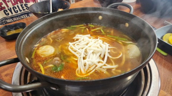 얼큰이손칼국수 이미지