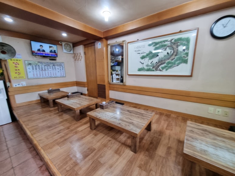 푸짐한 식당 이미지