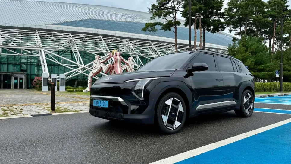 2025 기아 EV3 E-GMP 전기차 플랫폼 합리적인 가격 및 주행거리 이미지 3