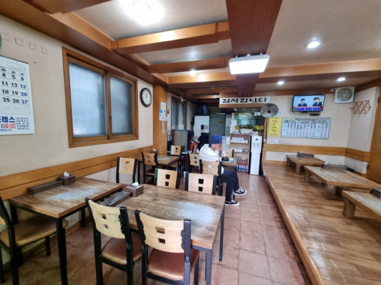 푸짐한 식당 이미지