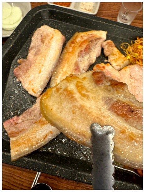 꽃돼지모임 이미지