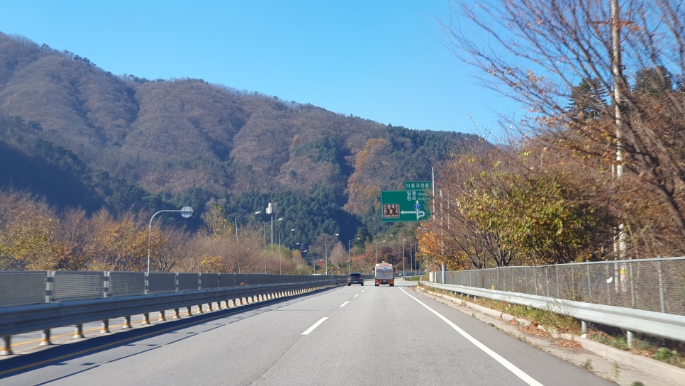 초입새 계곡 이미지