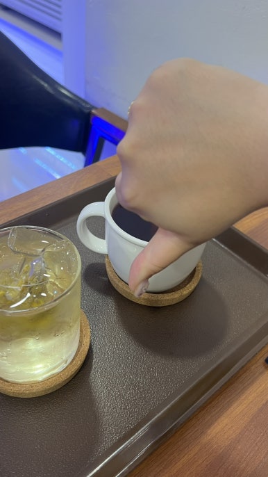 카페온더윤 이미지