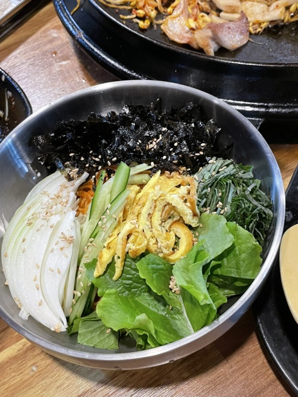 진주 초전동 맛집 구워주는 솥뚜껑삼겹살 무쇠가