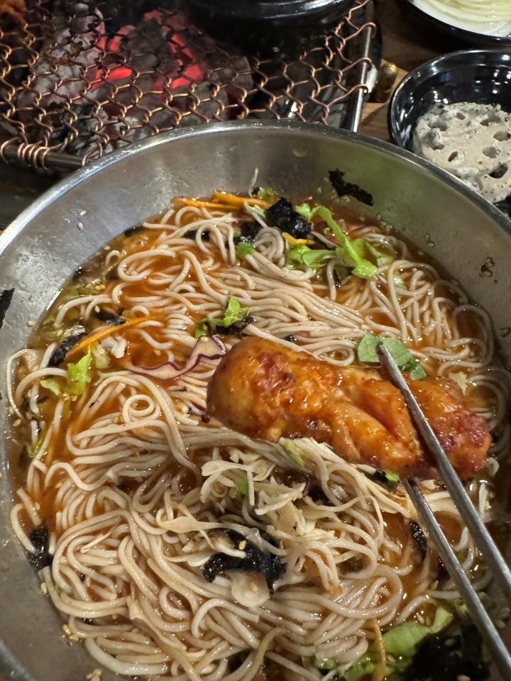 항아리숯불닭갈비파주점 이미지
