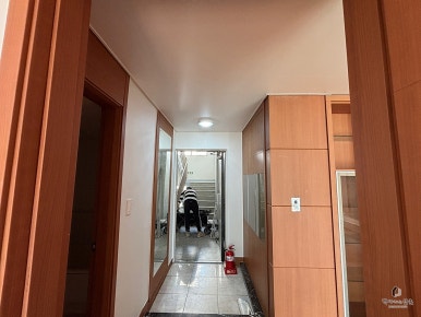 벽지바르는삼촌 이미지