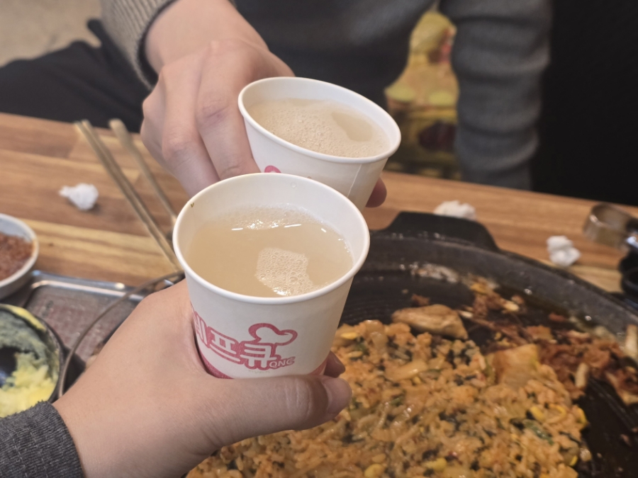 숯솥의돼지 이미지