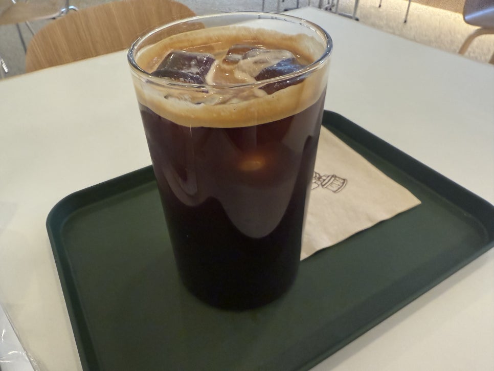 우브커피 이미지