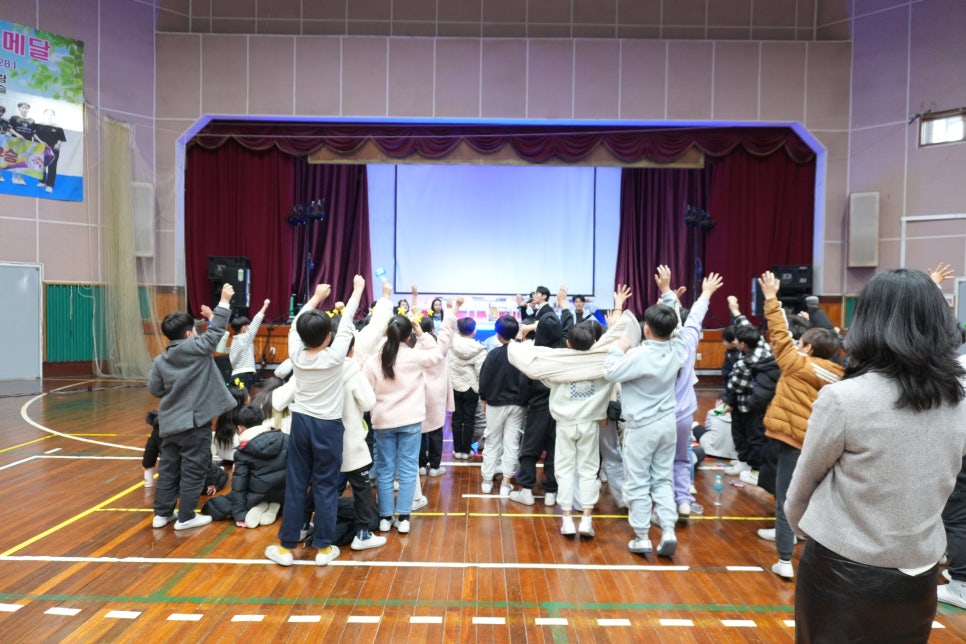 레드그린엔터테인먼트 이미지